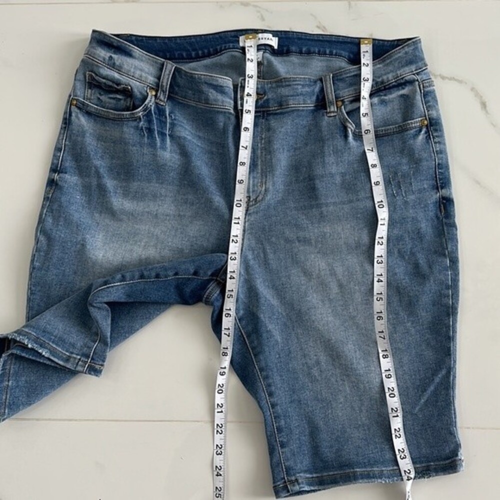 Lane Bryant Women's Mid Rise Signature Fit Blue Bermuda Jeans Shorts Sz 20 - Picture 7 of 8